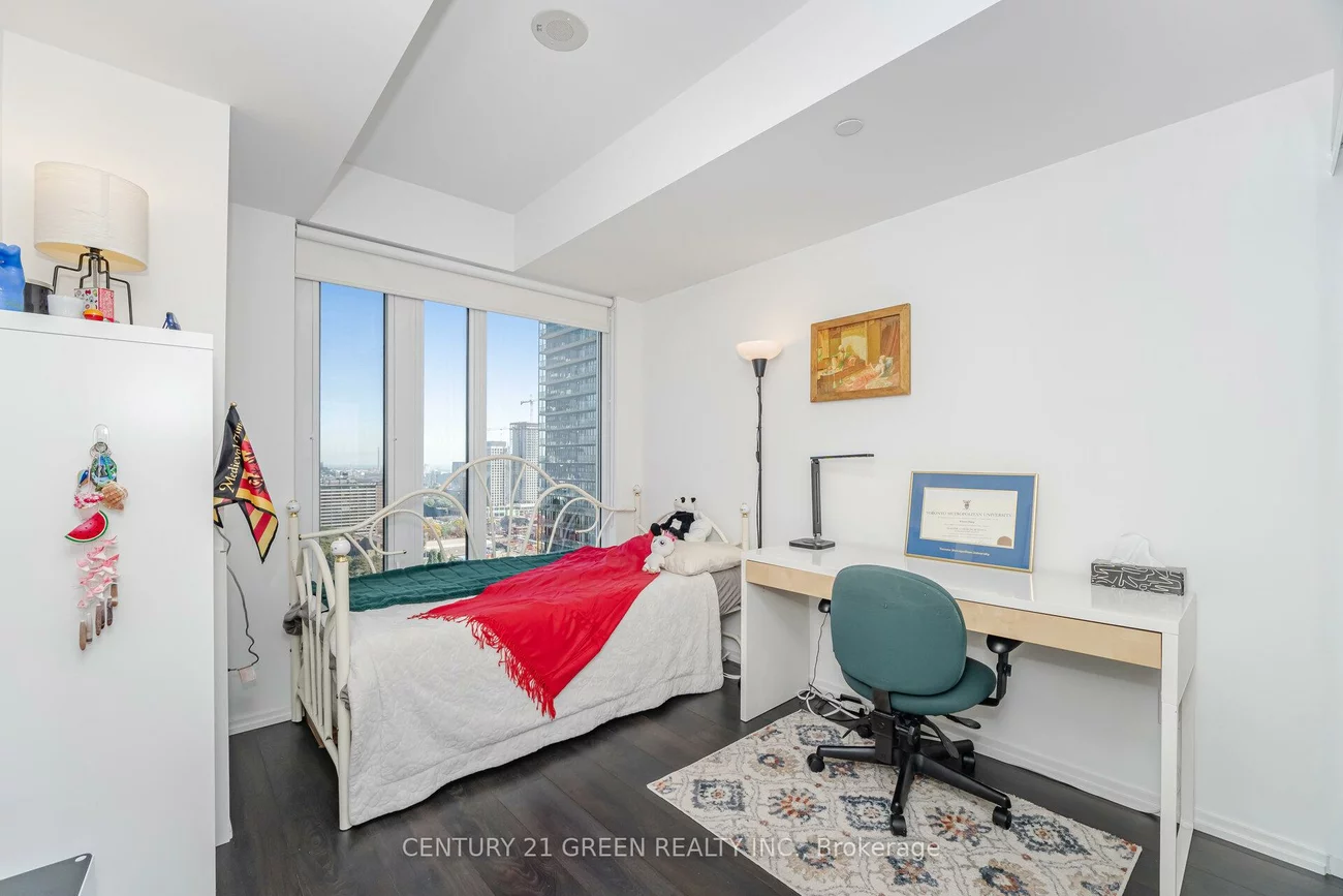 68, Shuter, Church-Yonge Corridor, Toronto