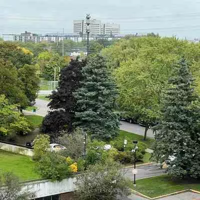 60, Pavane Linkway, Flemingdon Park, Toronto