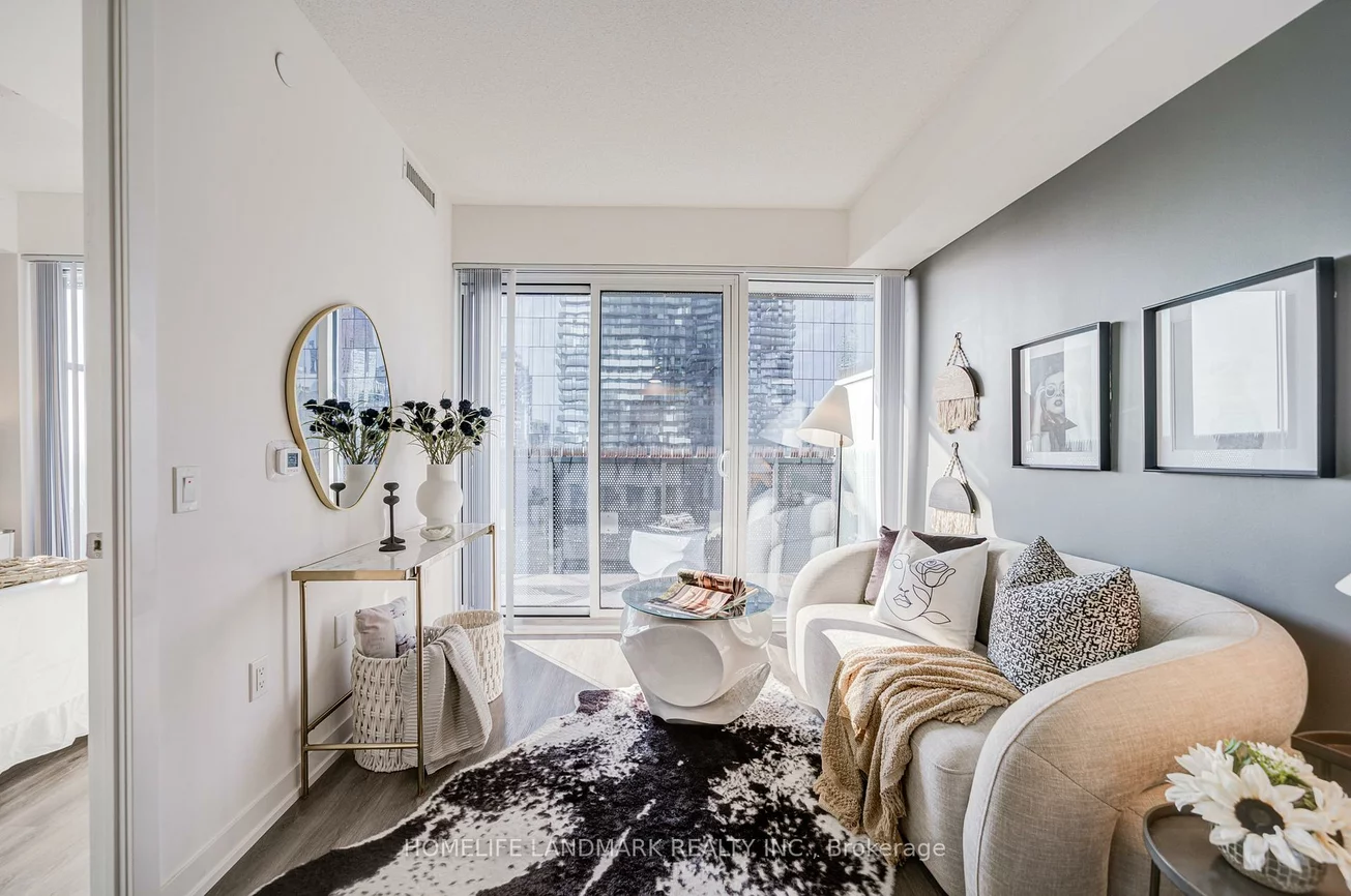 138, Downes, Waterfront Communities C8, Toronto