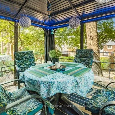 25, Pebble, Hillcrest Village, Toronto