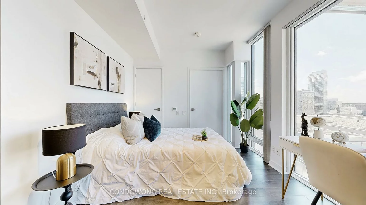 28, Wellesley, Church-Yonge Corridor, Toronto