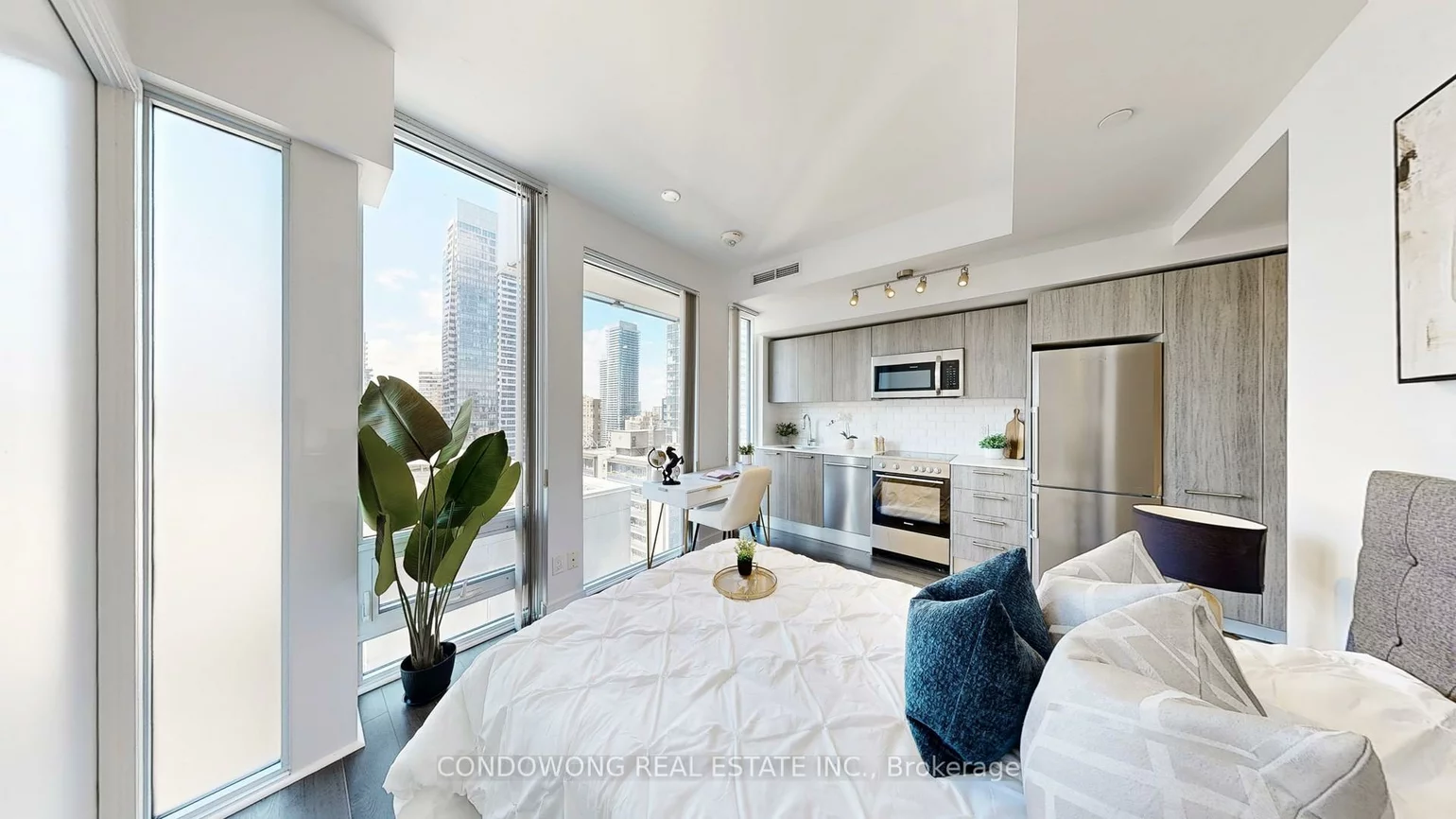 28, Wellesley, Church-Yonge Corridor, Toronto