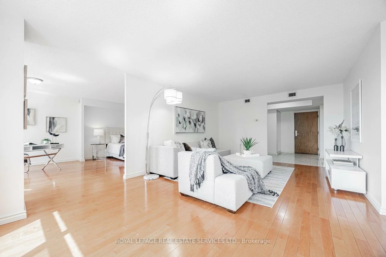 900, Yonge, Annex, Toronto