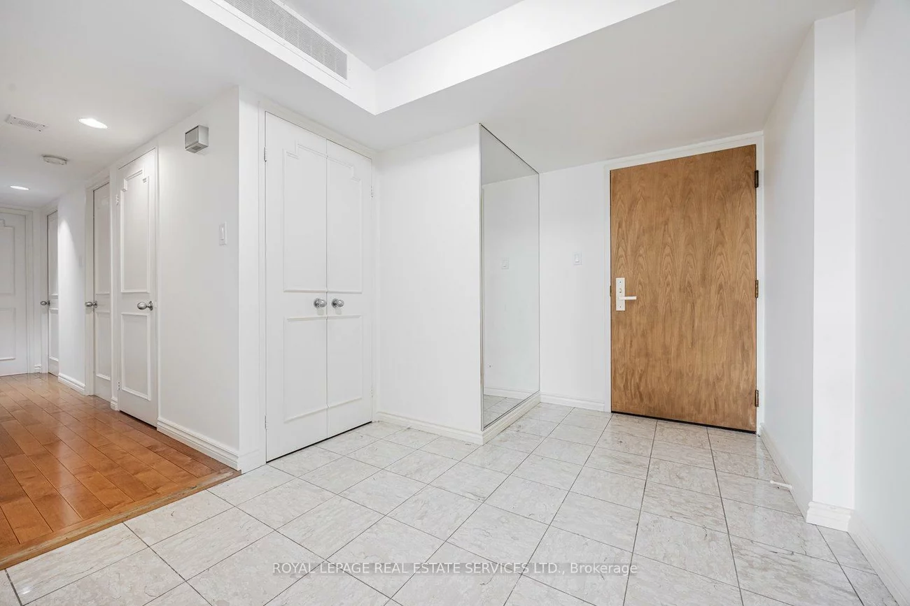 900, Yonge, Annex, Toronto