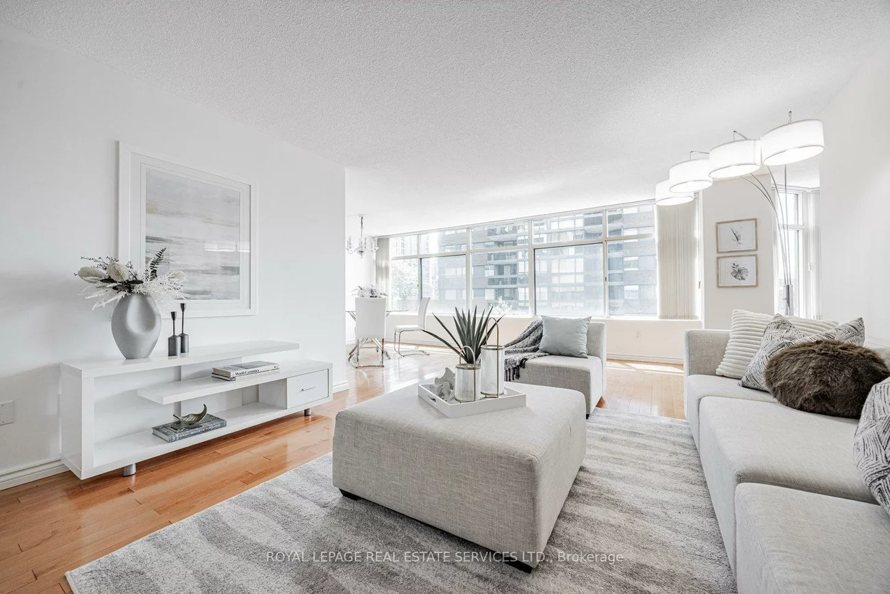 900, Yonge, Annex, Toronto