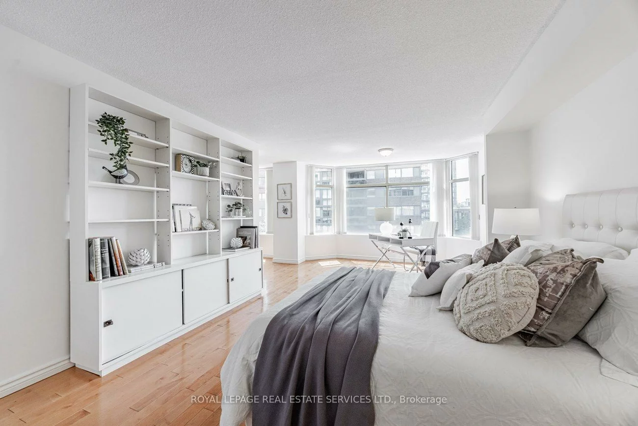 900, Yonge, Annex, Toronto