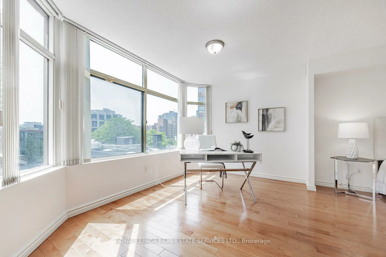 900, Yonge, Annex, Toronto