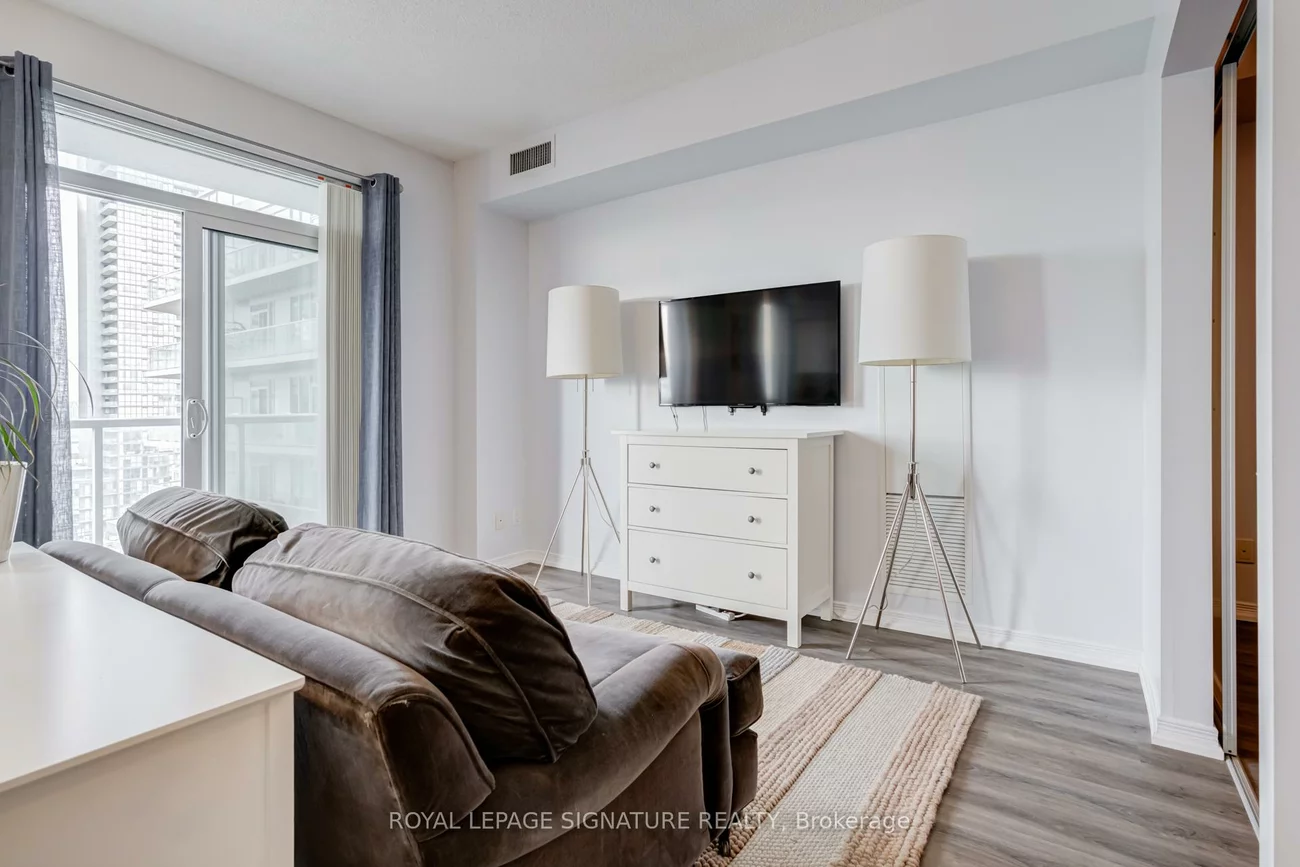 352, Front, Waterfront Communities C1, Toronto