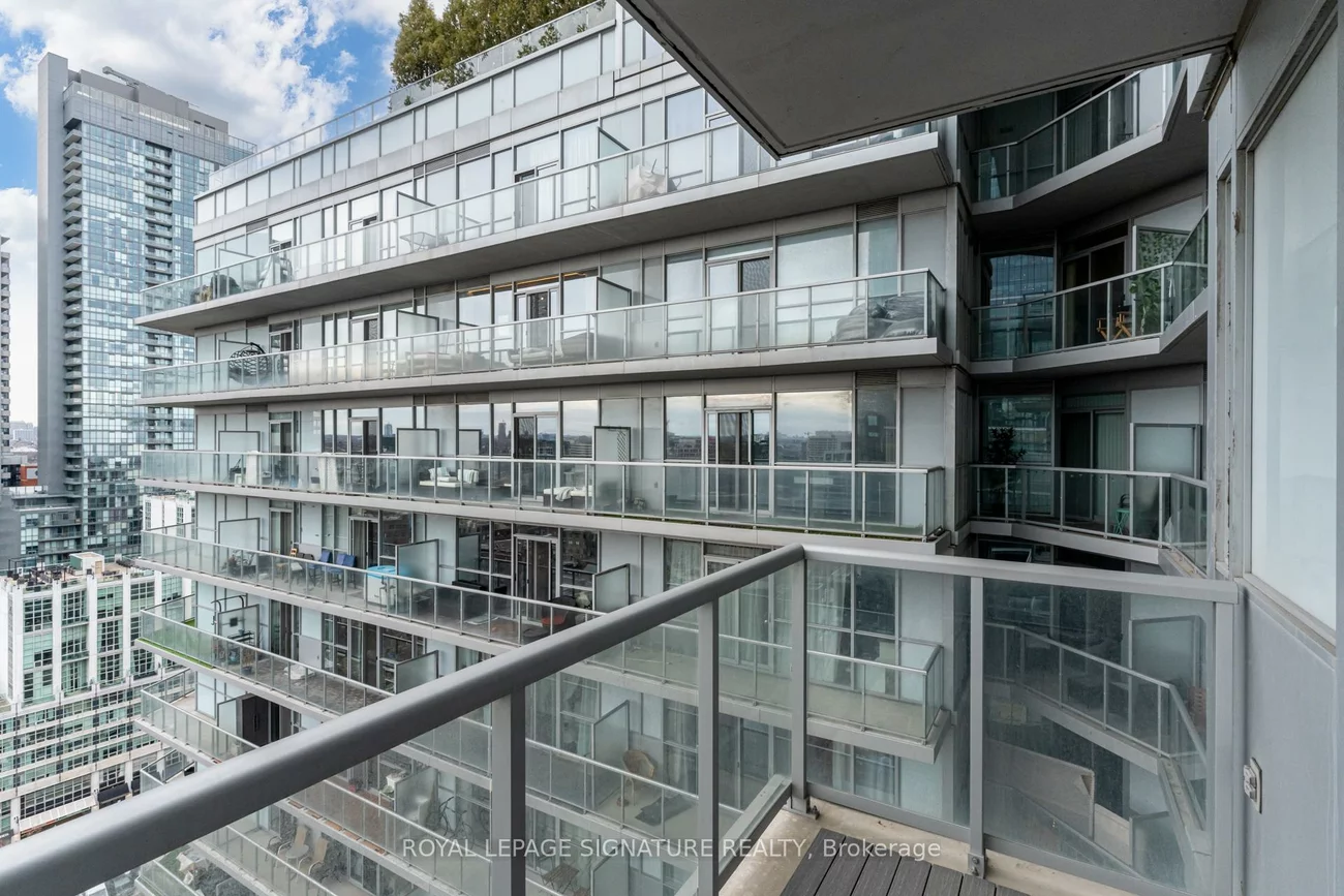 352, Front, Waterfront Communities C1, Toronto