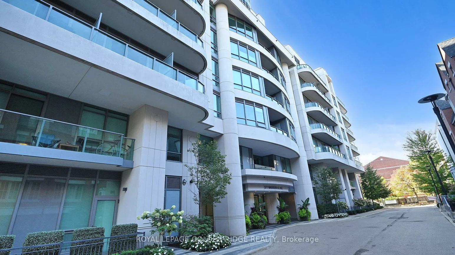 377, Madison, Casa Loma, Toronto