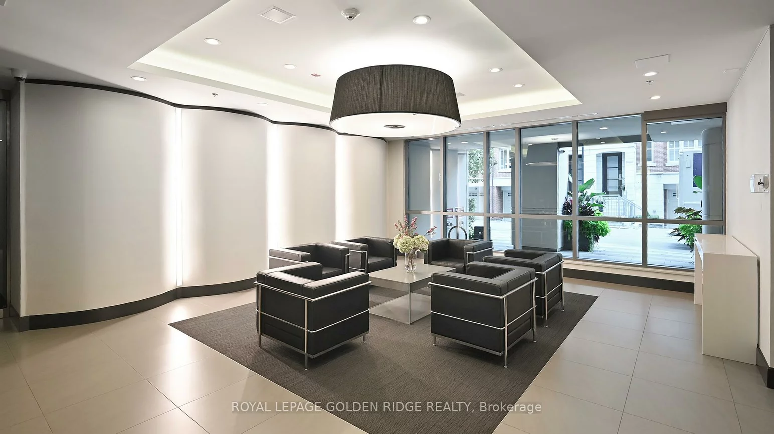 377, Madison, Casa Loma, Toronto