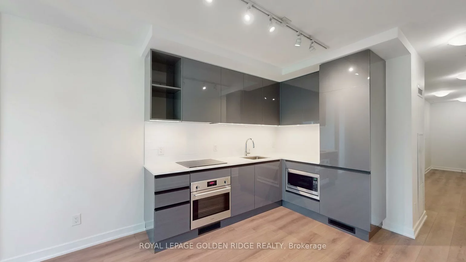 377, Madison, Casa Loma, Toronto