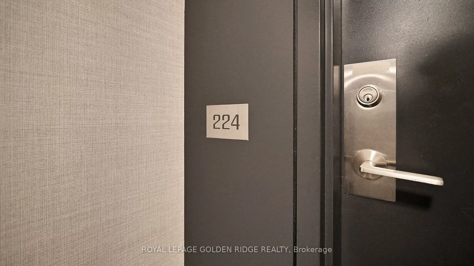 377, Madison, Casa Loma, Toronto