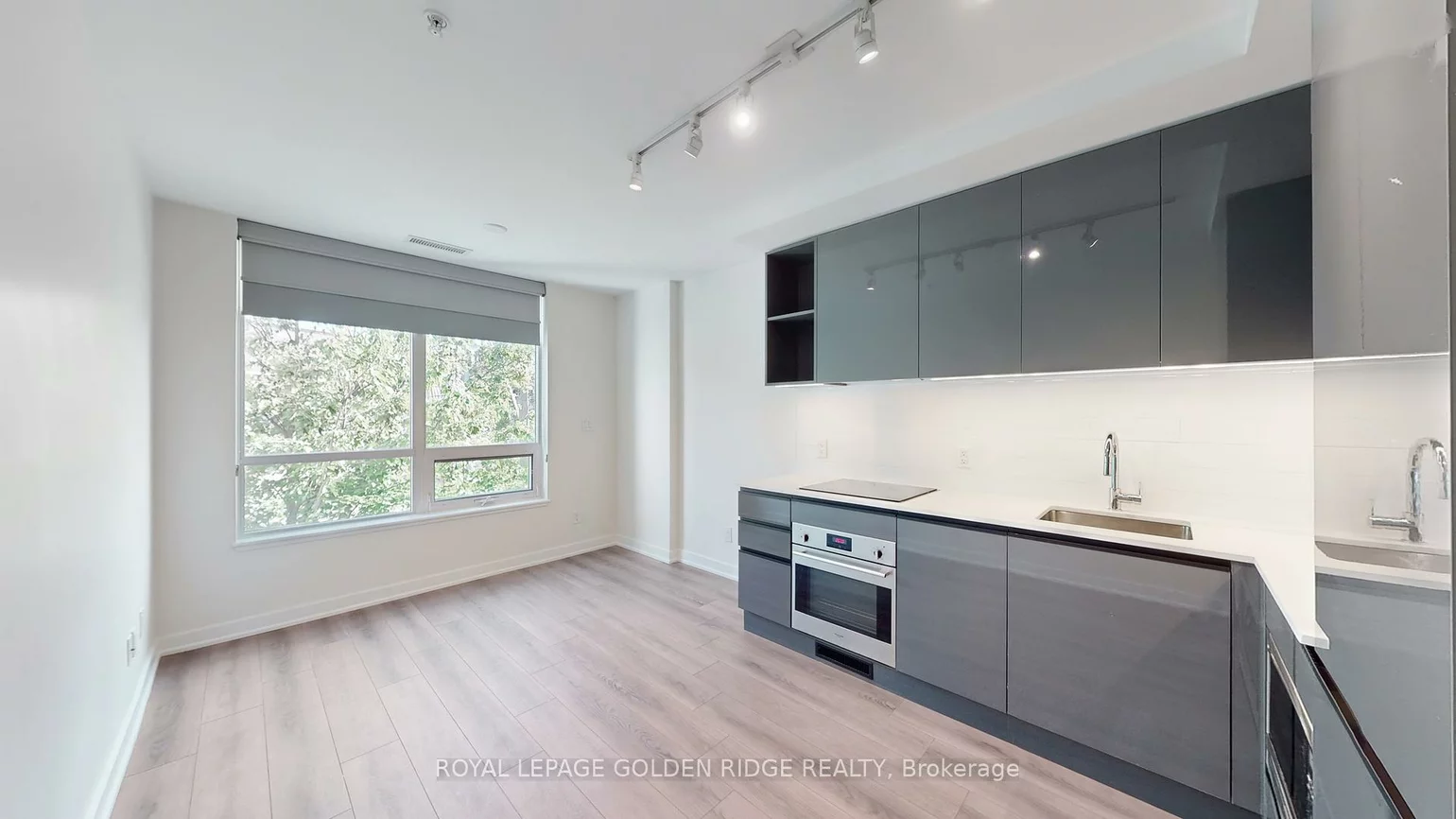 377, Madison, Casa Loma, Toronto