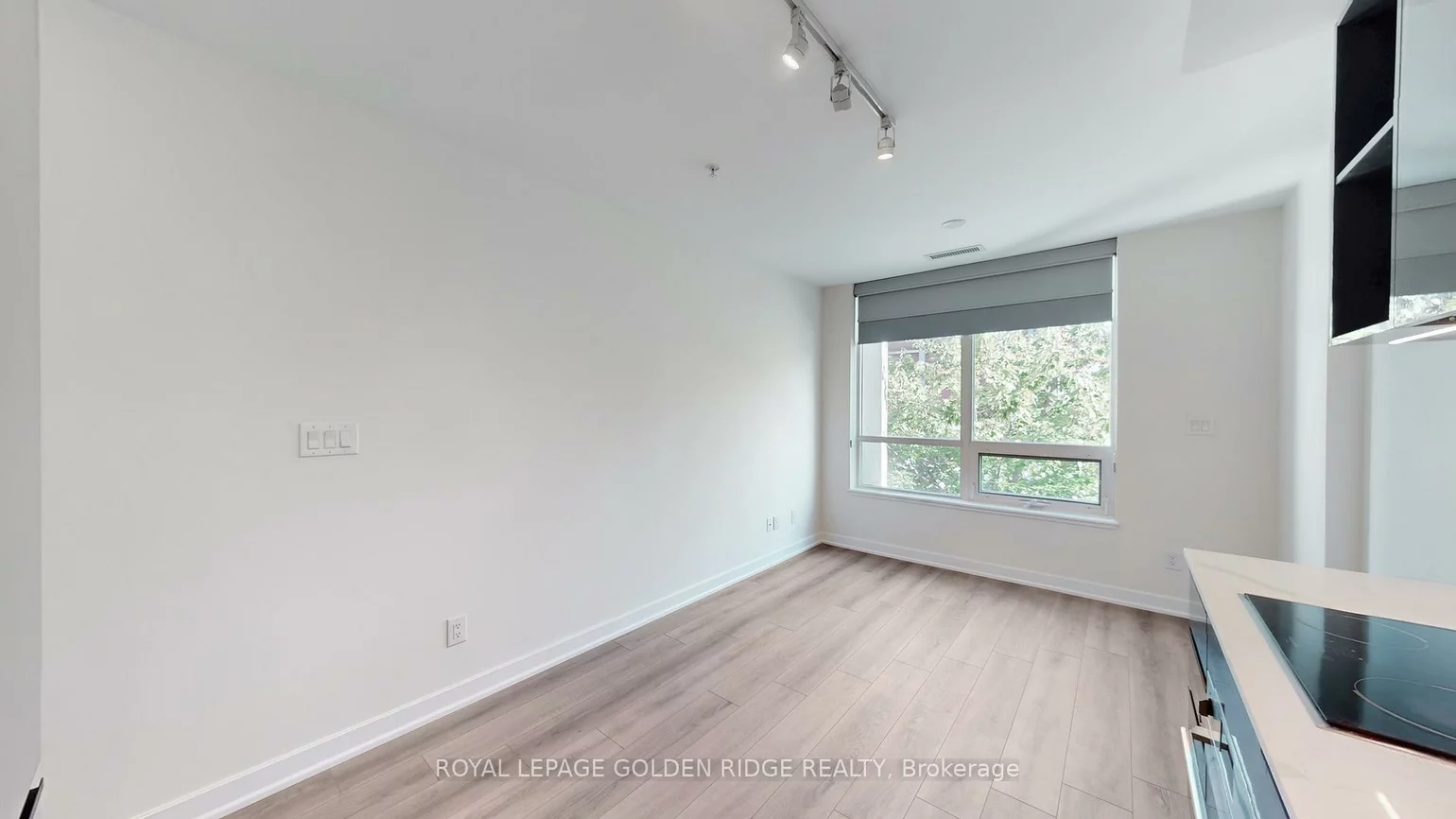 377, Madison, Casa Loma, Toronto