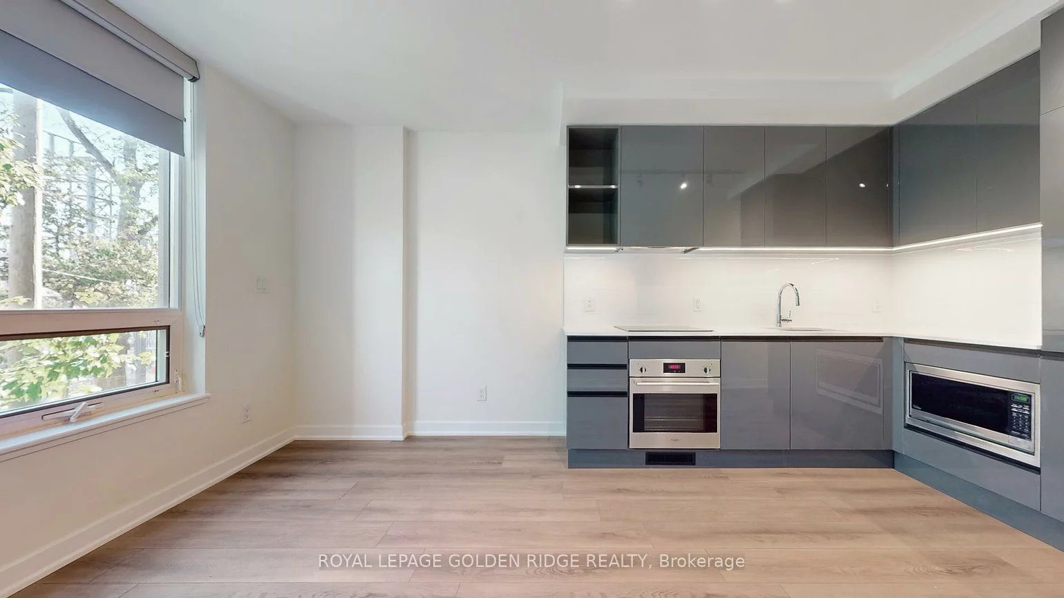 377, Madison, Casa Loma, Toronto