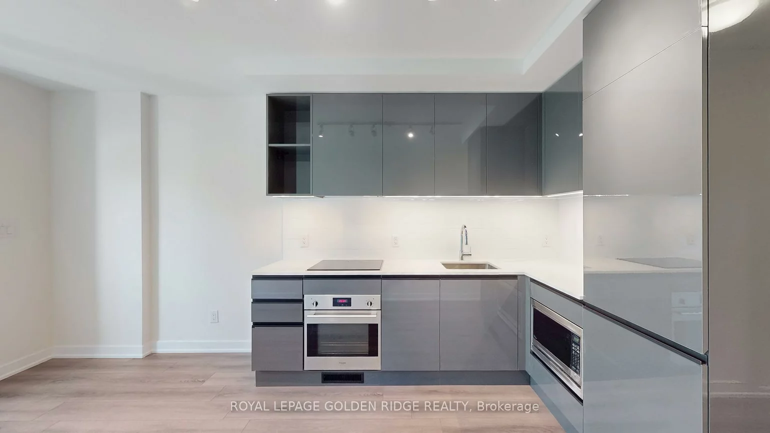 377, Madison, Casa Loma, Toronto