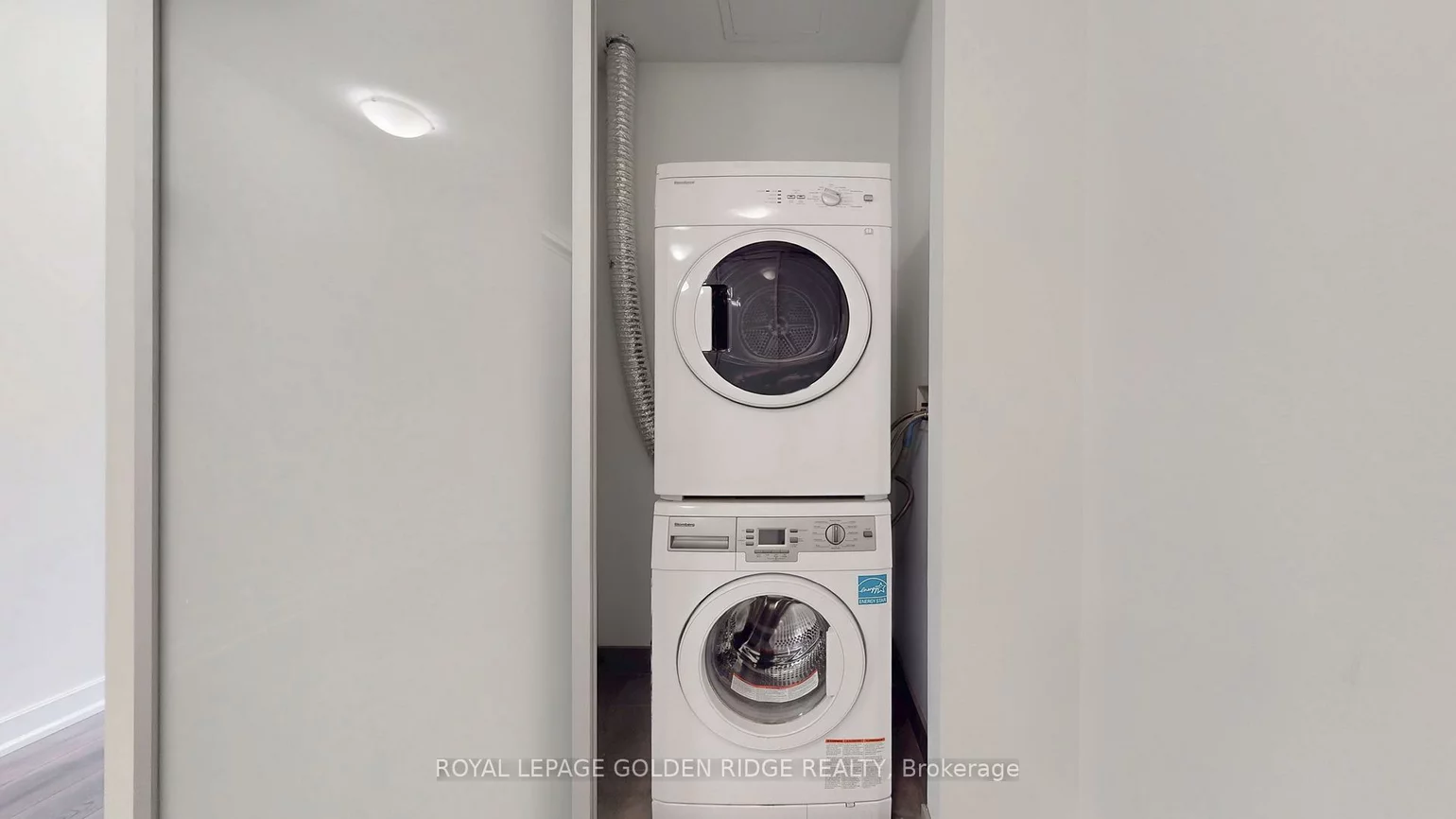 377, Madison, Casa Loma, Toronto