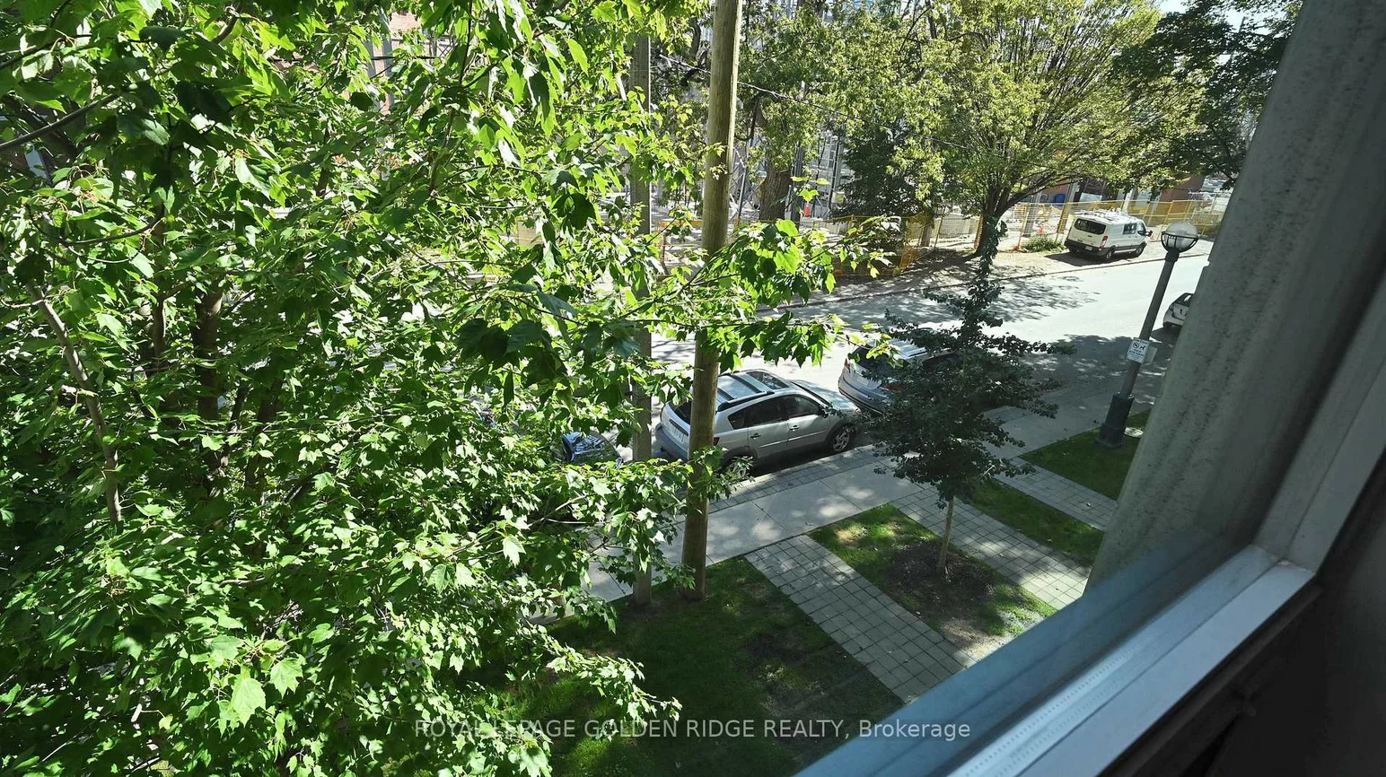 377, Madison, Casa Loma, Toronto