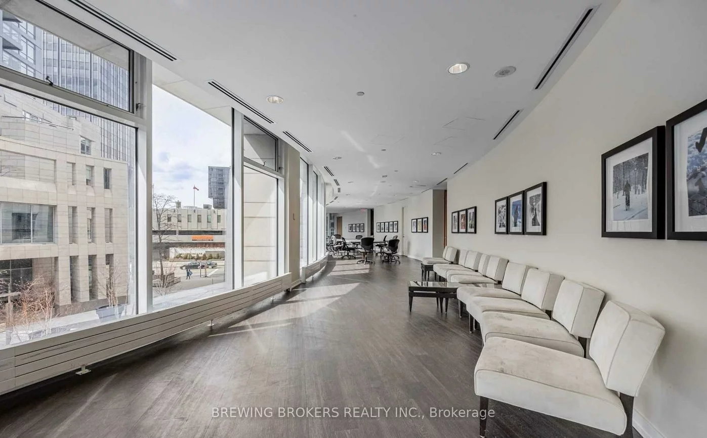2191, Yonge, Mount Pleasant West, Toronto