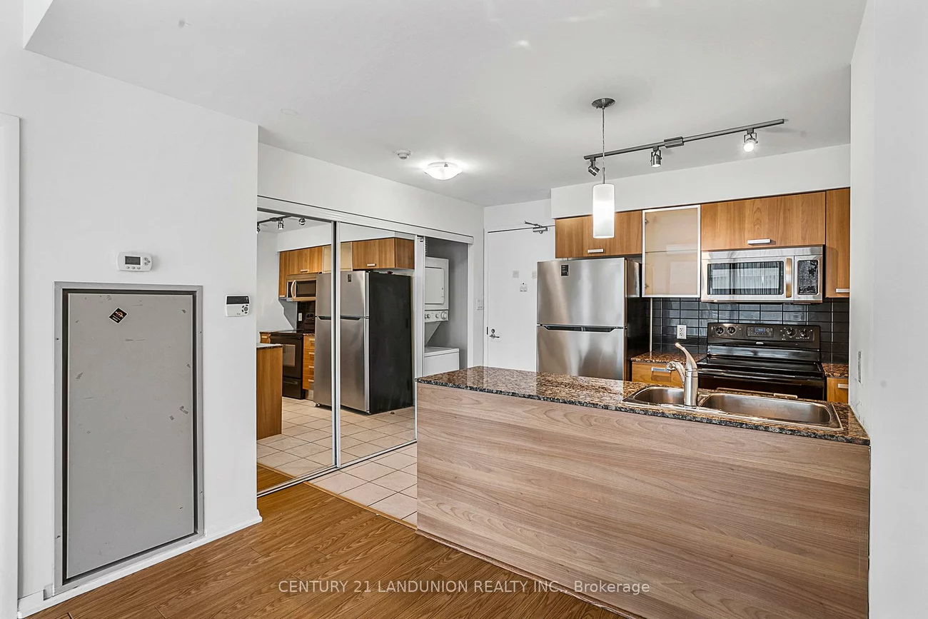 38, Grenville, Bay Street Corridor, Toronto