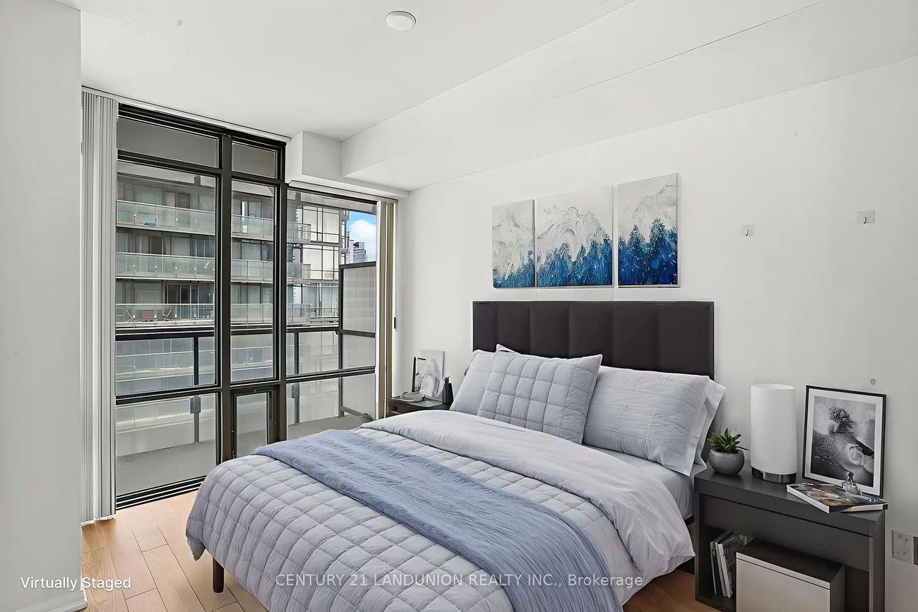 38, Grenville, Bay Street Corridor, Toronto