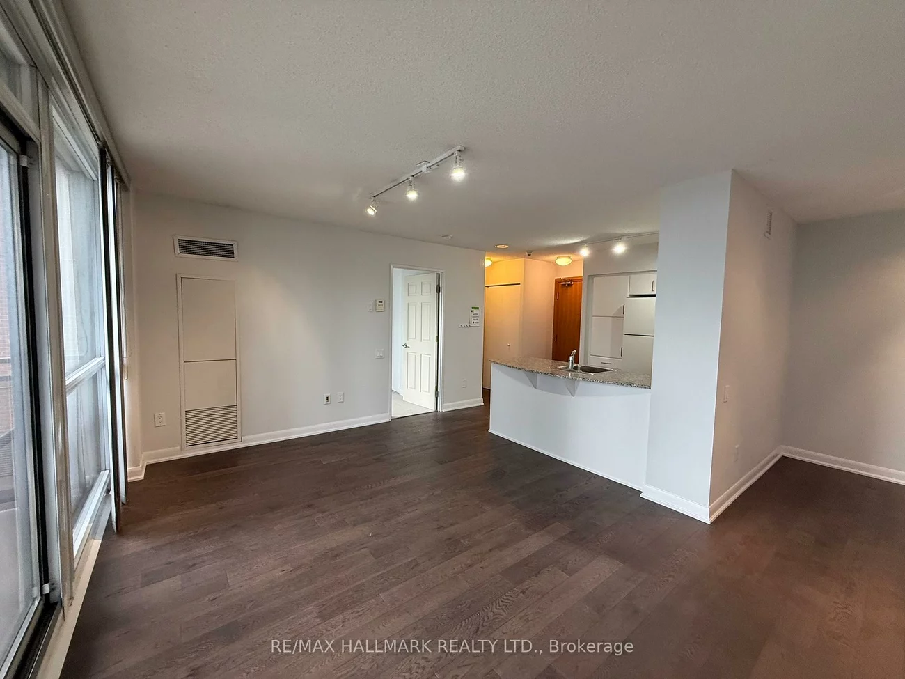 33, Sheppard, Willowdale East, Toronto