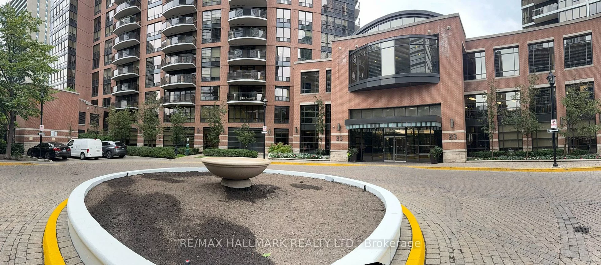 33, Sheppard, Willowdale East, Toronto