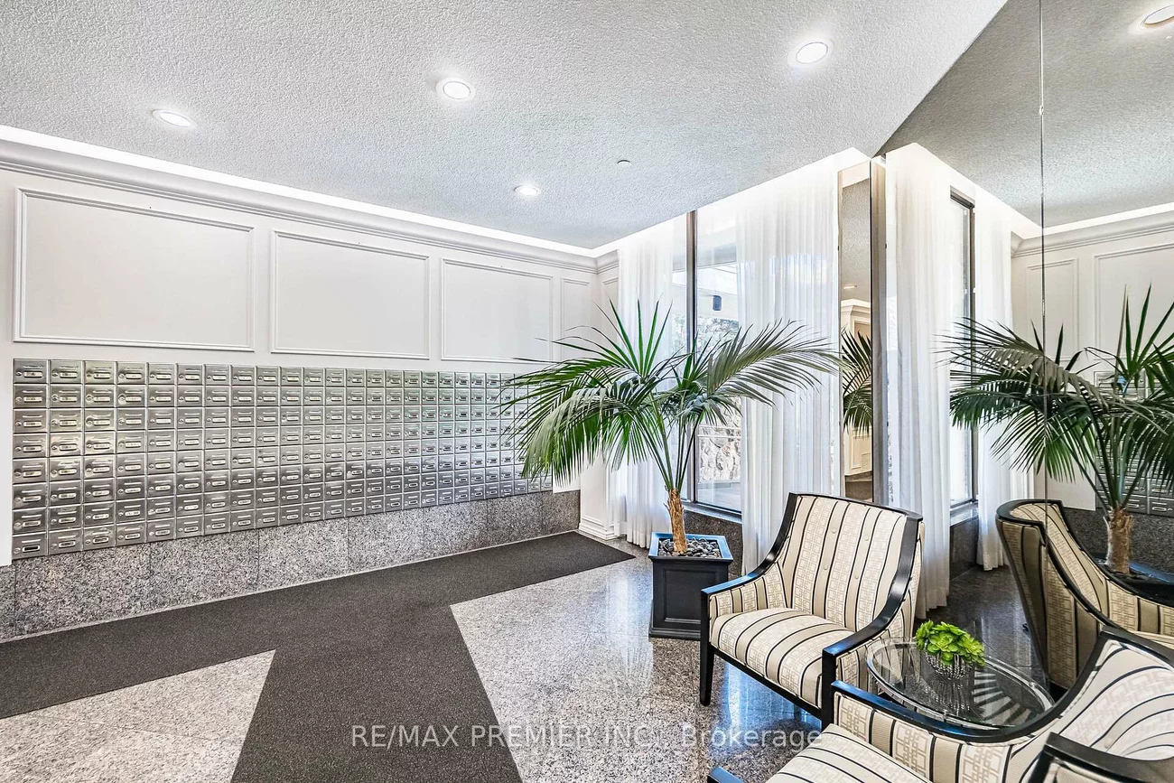75, Graydon Hall, Parkwoods-Donalda, Toronto