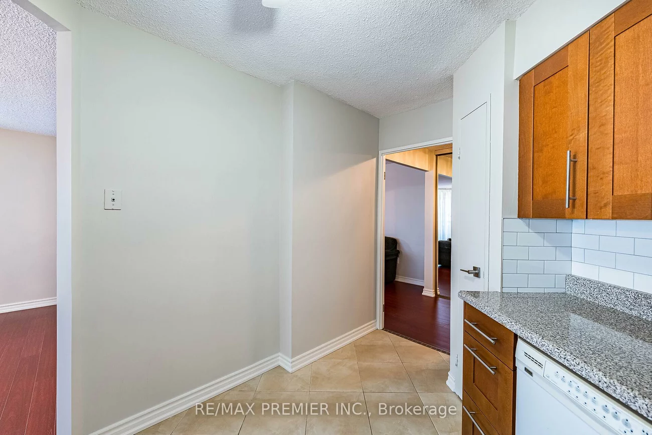 75, Graydon Hall, Parkwoods-Donalda, Toronto