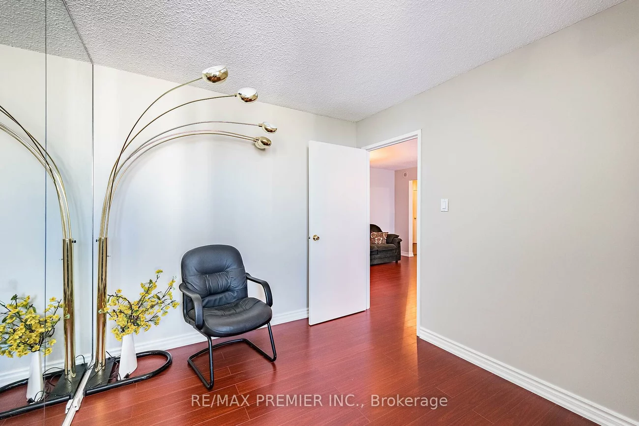 75, Graydon Hall, Parkwoods-Donalda, Toronto