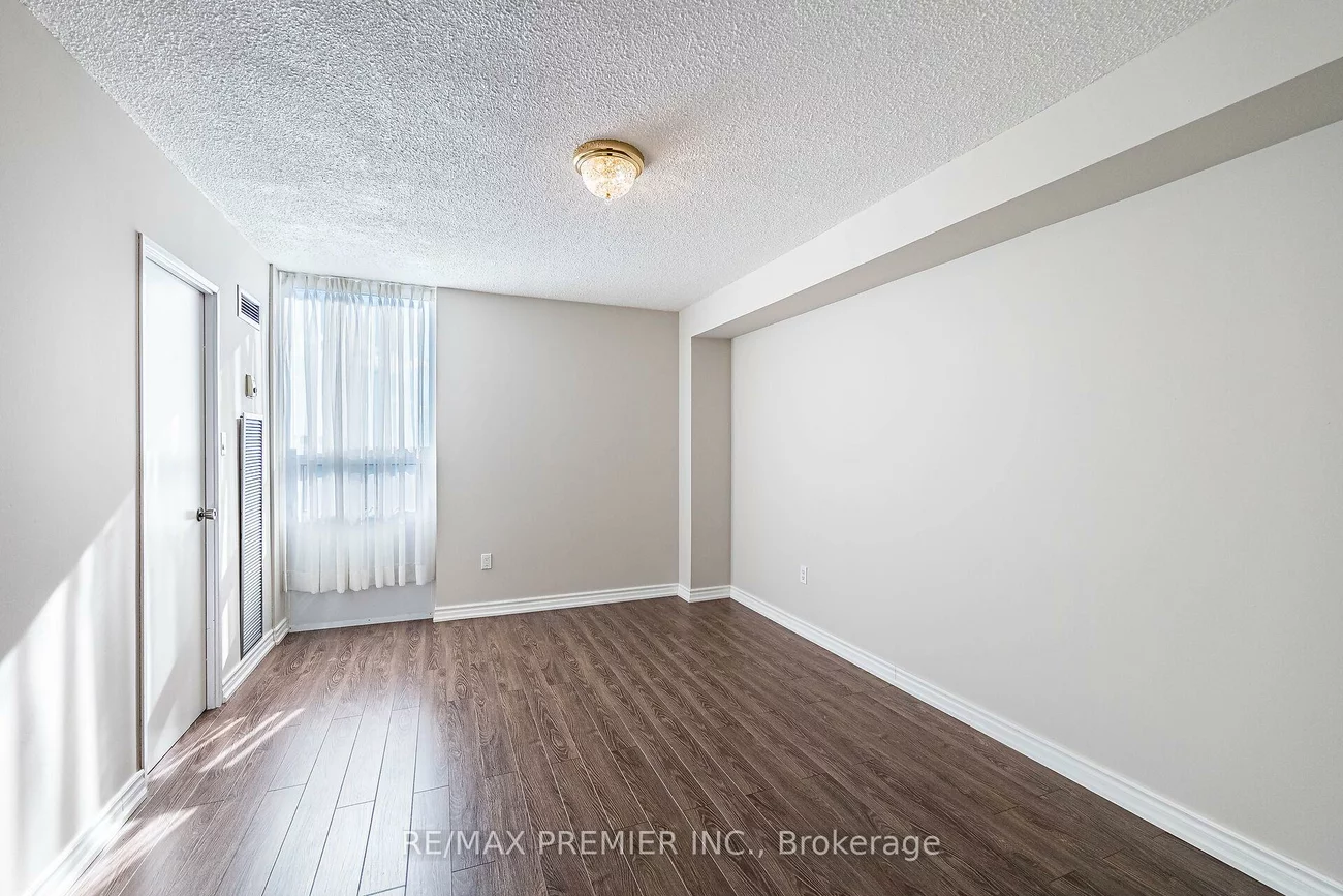 75, Graydon Hall, Parkwoods-Donalda, Toronto