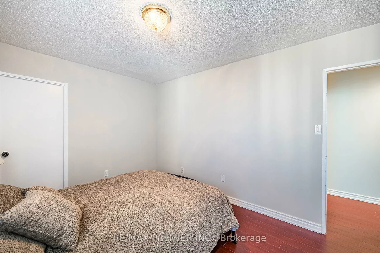 75, Graydon Hall, Parkwoods-Donalda, Toronto