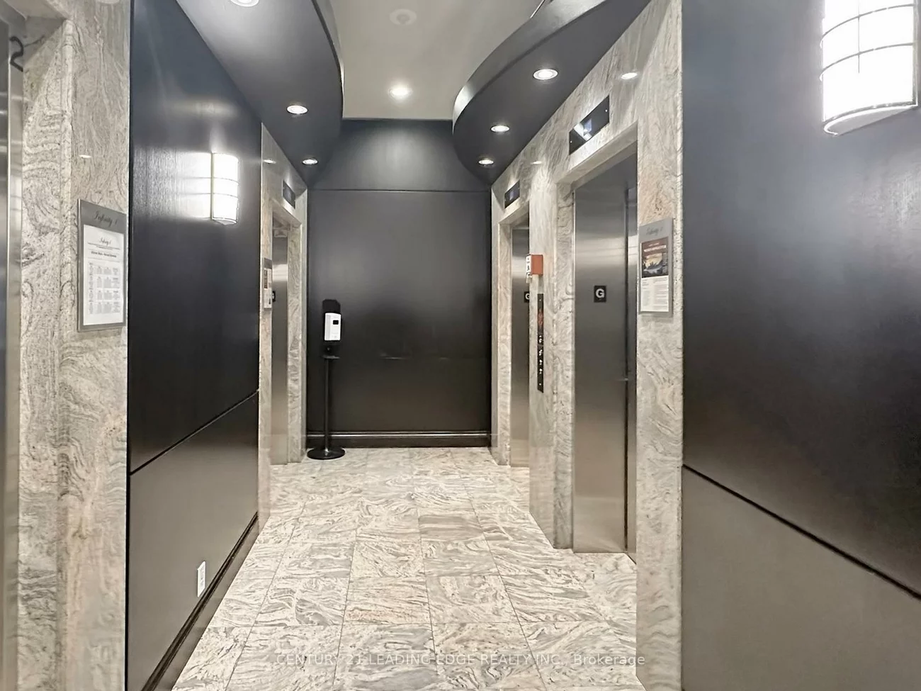 30, Grand Trunk, Waterfront Communities C1, Toronto