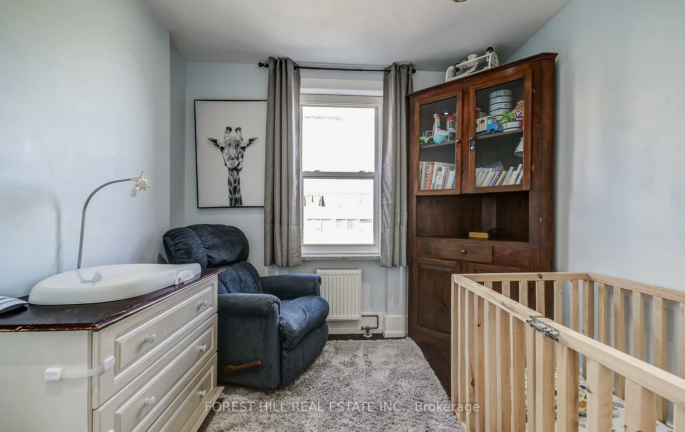 2603, Bathurst, Forest Hill North, Toronto