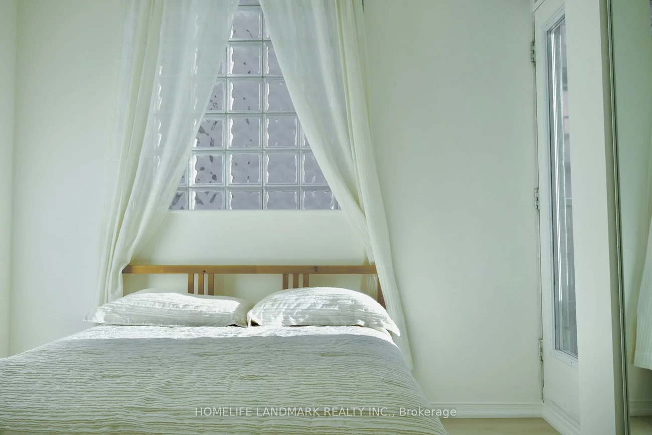 750, Bay, Bay Street Corridor, Toronto