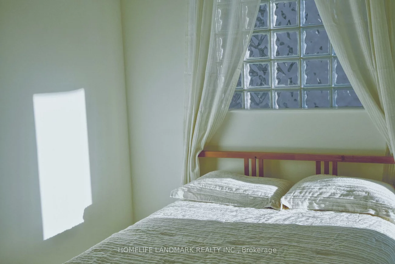 750, Bay, Bay Street Corridor, Toronto