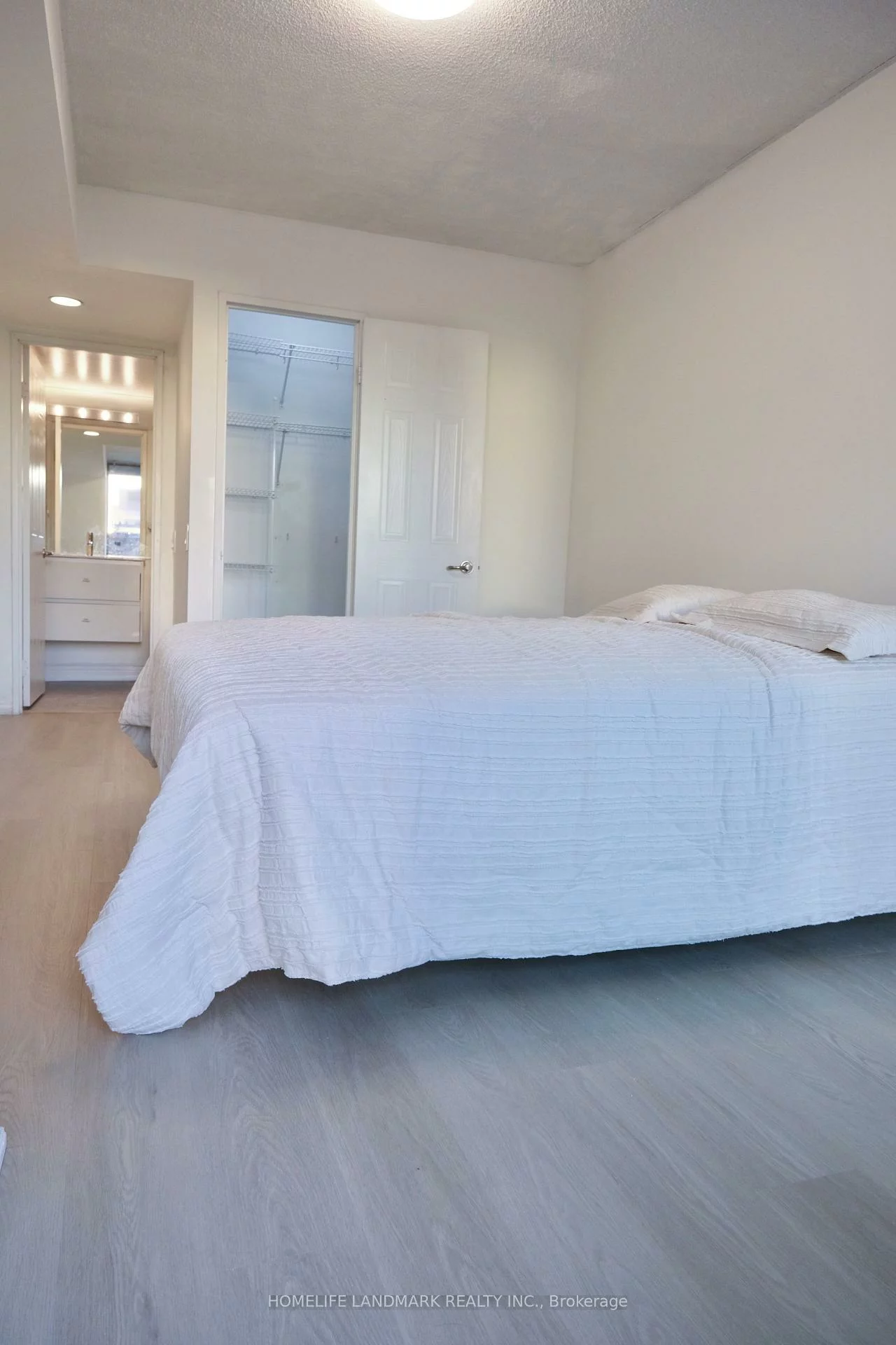 750, Bay, Bay Street Corridor, Toronto