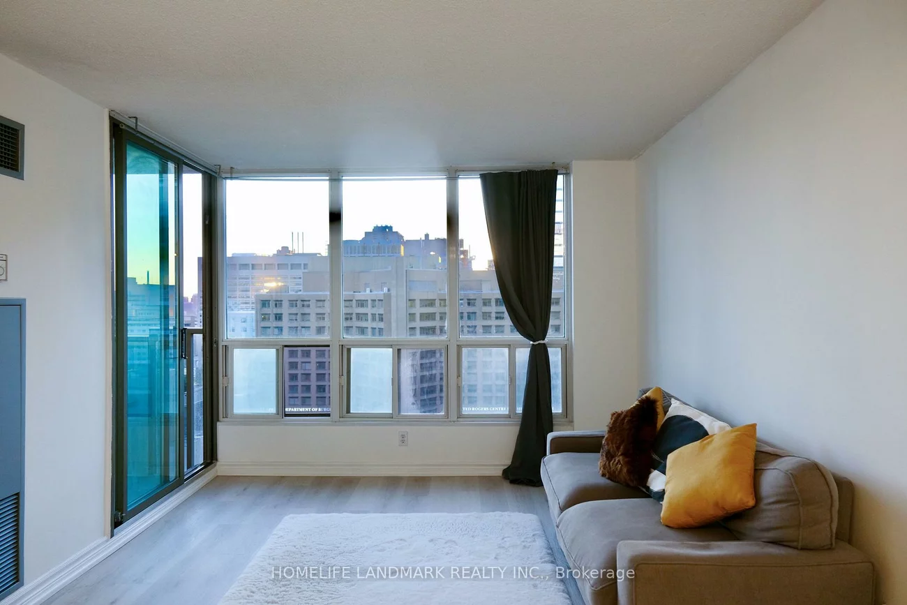 750, Bay, Bay Street Corridor, Toronto