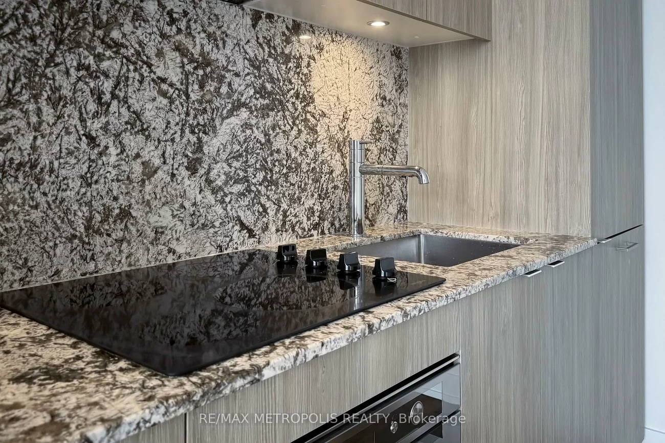 20, Inn On The Park, Banbury-Don Mills, Toronto