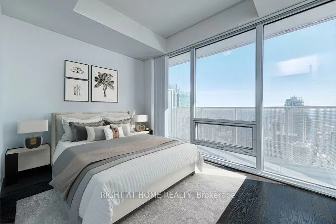 88, Harbour, Waterfront Communities C1, Toronto