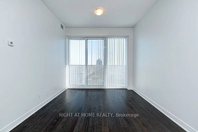 88, Harbour, Waterfront Communities C1, Toronto