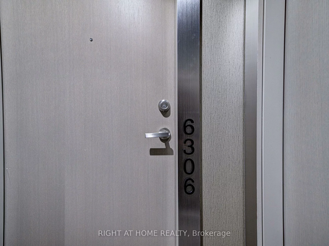 88, Harbour, Waterfront Communities C1, Toronto