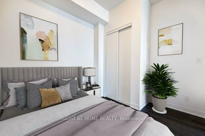 88, Harbour, Waterfront Communities C1, Toronto