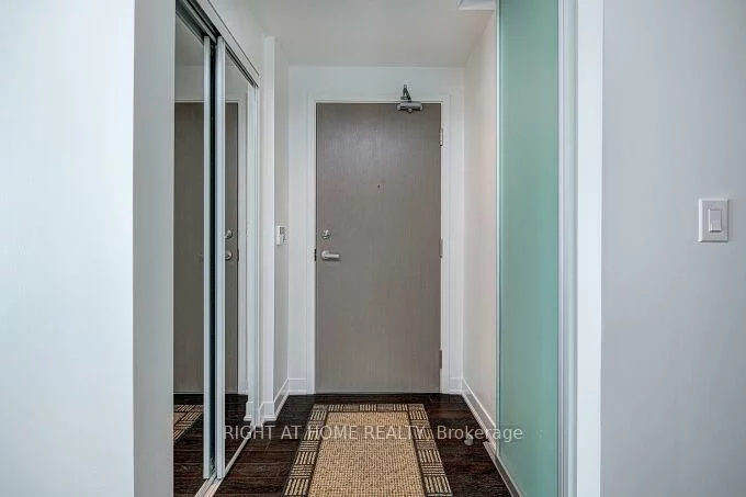 88, Harbour, Waterfront Communities C1, Toronto