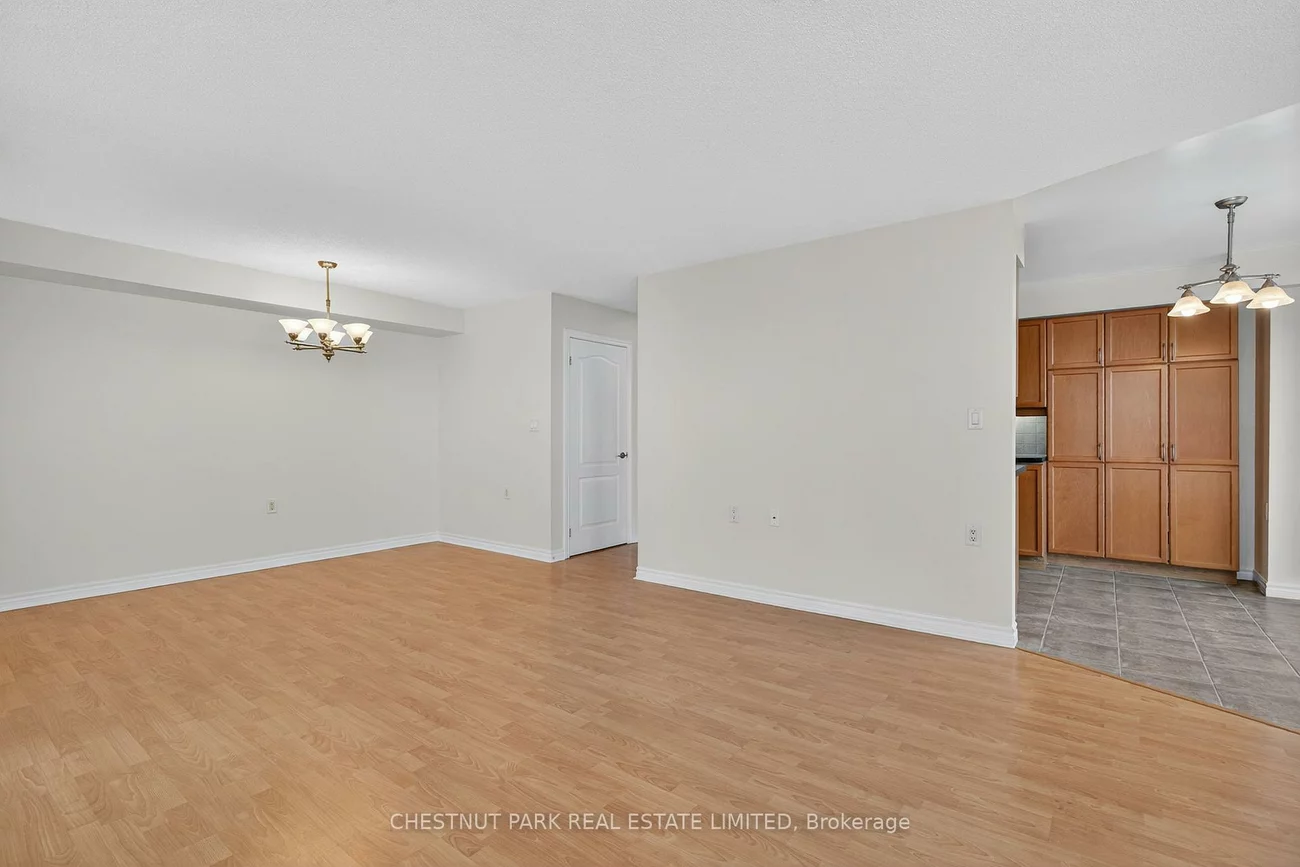 3840, Bathurst, Clanton Park, Toronto