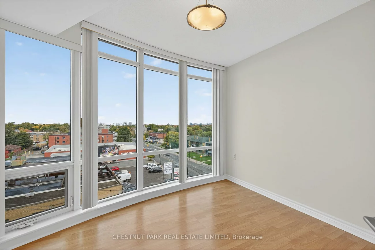 3840, Bathurst, Clanton Park, Toronto