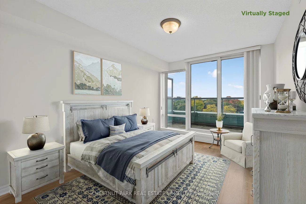 3840, Bathurst, Clanton Park, Toronto