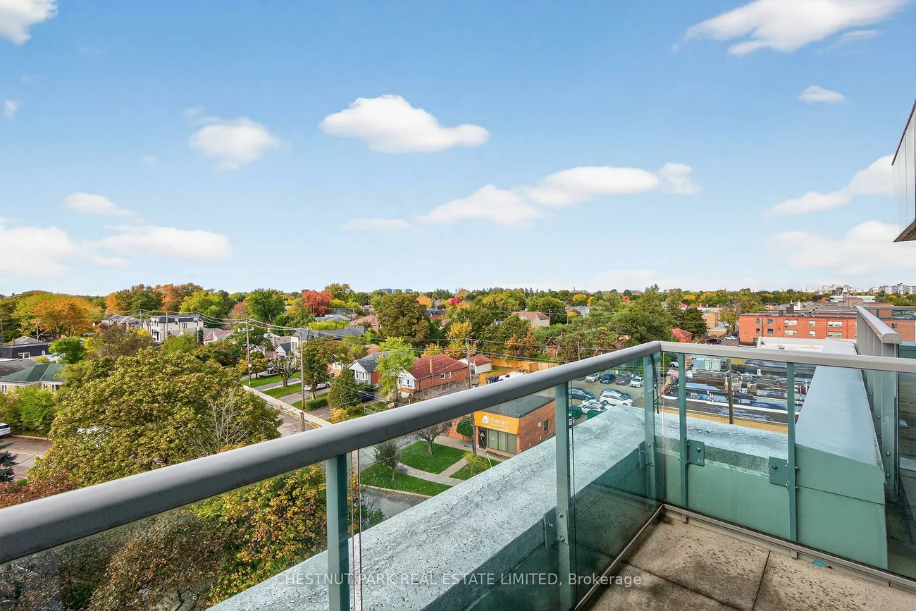 3840, Bathurst, Clanton Park, Toronto