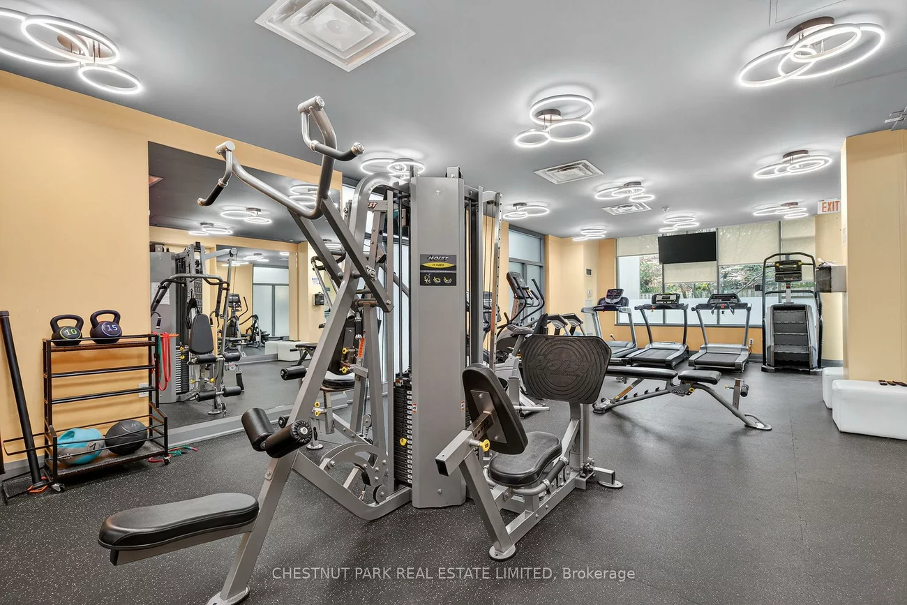 3840, Bathurst, Clanton Park, Toronto